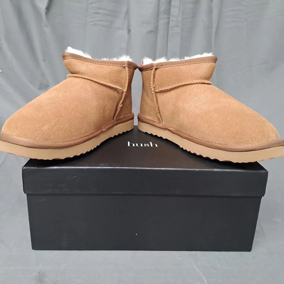 BOXED PAIR OF HUSH ULTRA MINI SHEEPSKIN BOOTS IN CHESTNUT EU SIZE 39