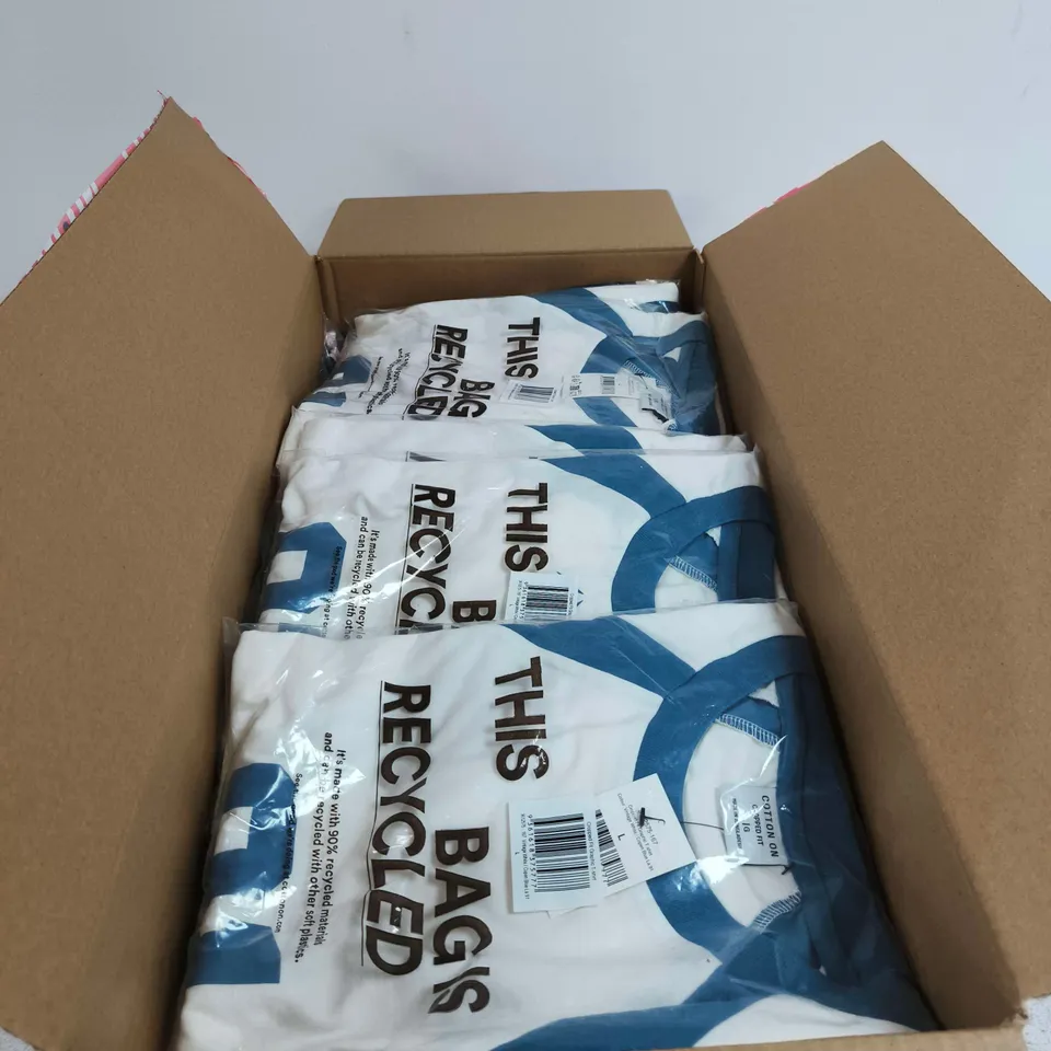 BOX OF APPROXIMATELY 20 ASSORTED CLOTHING ITEMS TO INCLUDE CROPPED FIT GRAPHIC T SHIRT LARGE ETC
