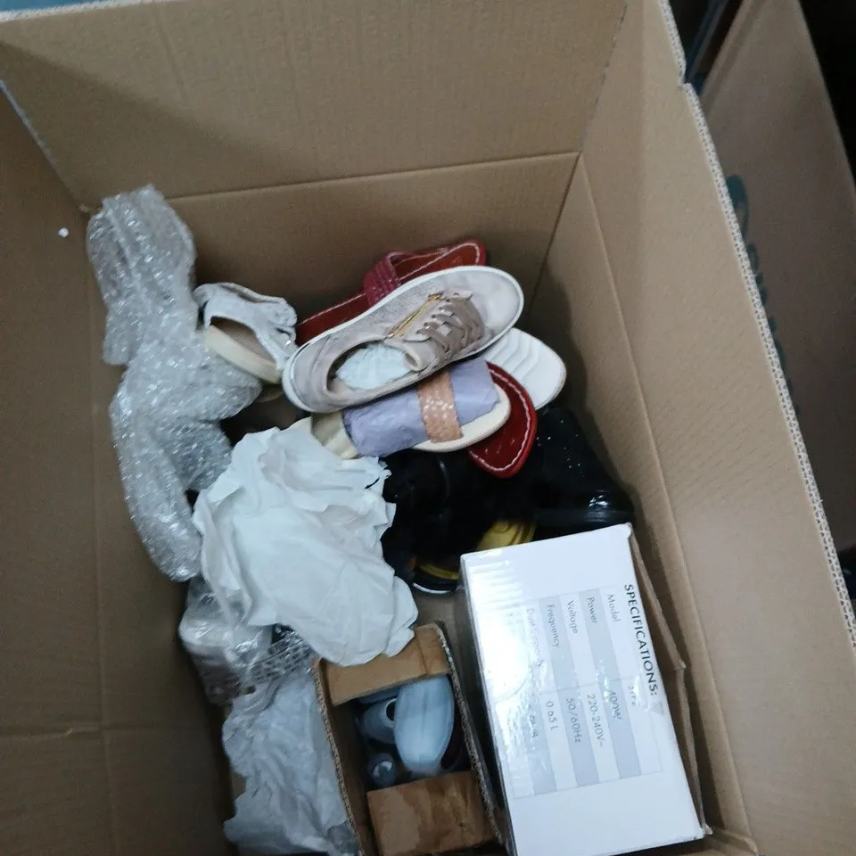 ASSORTED LIGHT-COLOURED FOOTWEAR IN CARDBOARD BOX (SNEAKERS & SANDALS) – SIZE NOT VISIBLE BOTTLES OF CLEANING FLUID INCLUDED AND RANDOM PAIRS OF ASSORTED ODD SHOES .