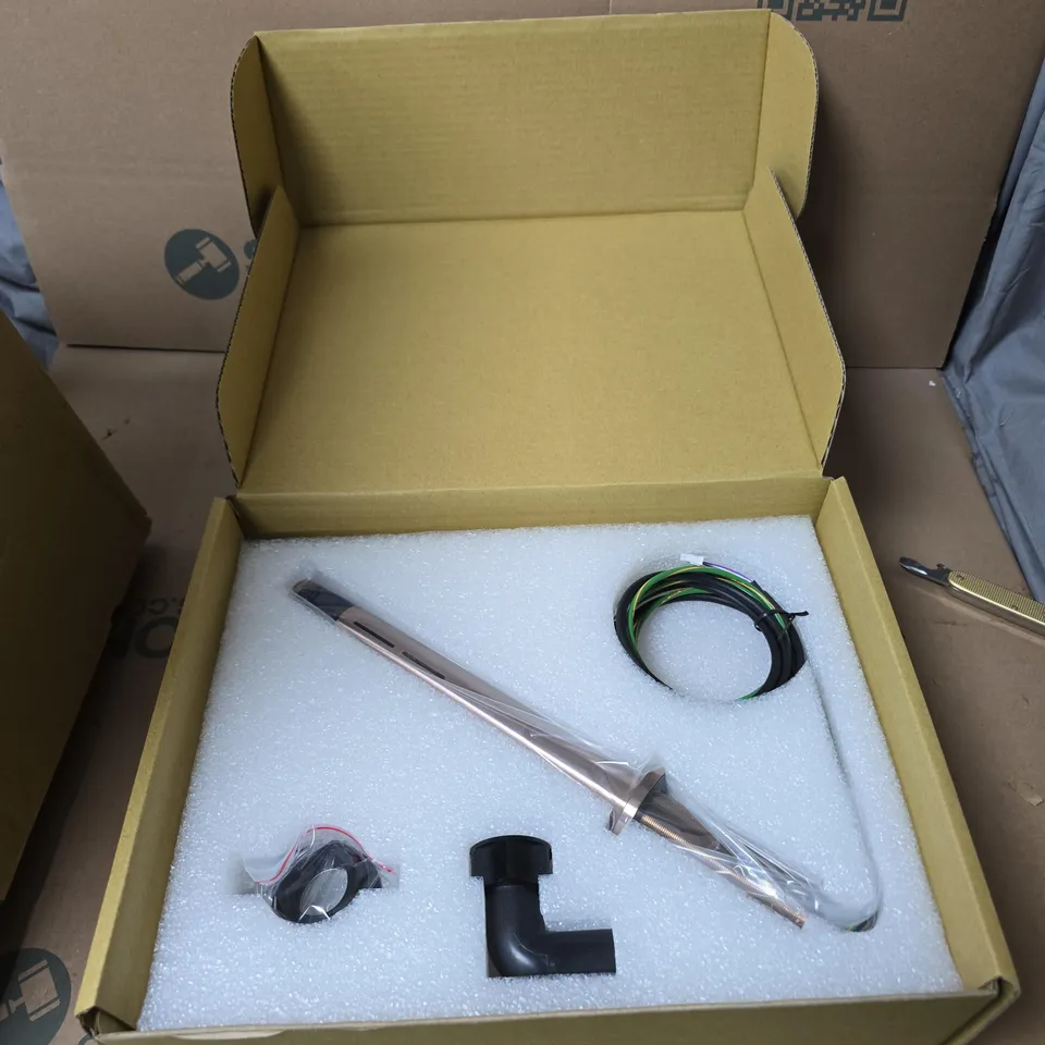 BOXED HAND DRYER THE CHANNEL SYSTEM 