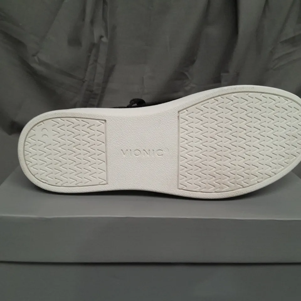 BOXED PAIR OF VIONIC ESSENCE MYLIE TRAINERS IN BLACK SIZE 6.5 