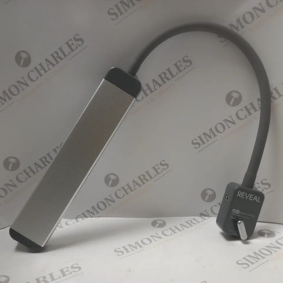 GLAMCOR PROFESSIONAL REVEAL PRO PORTABLE LED 