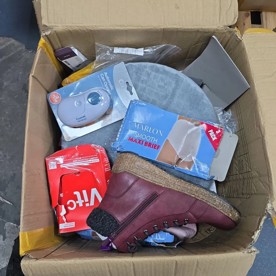 BOX OF ASSORTED ITEMS INCLUDING AUTOMATIC CAN OPENER AND GELO CUSHION
