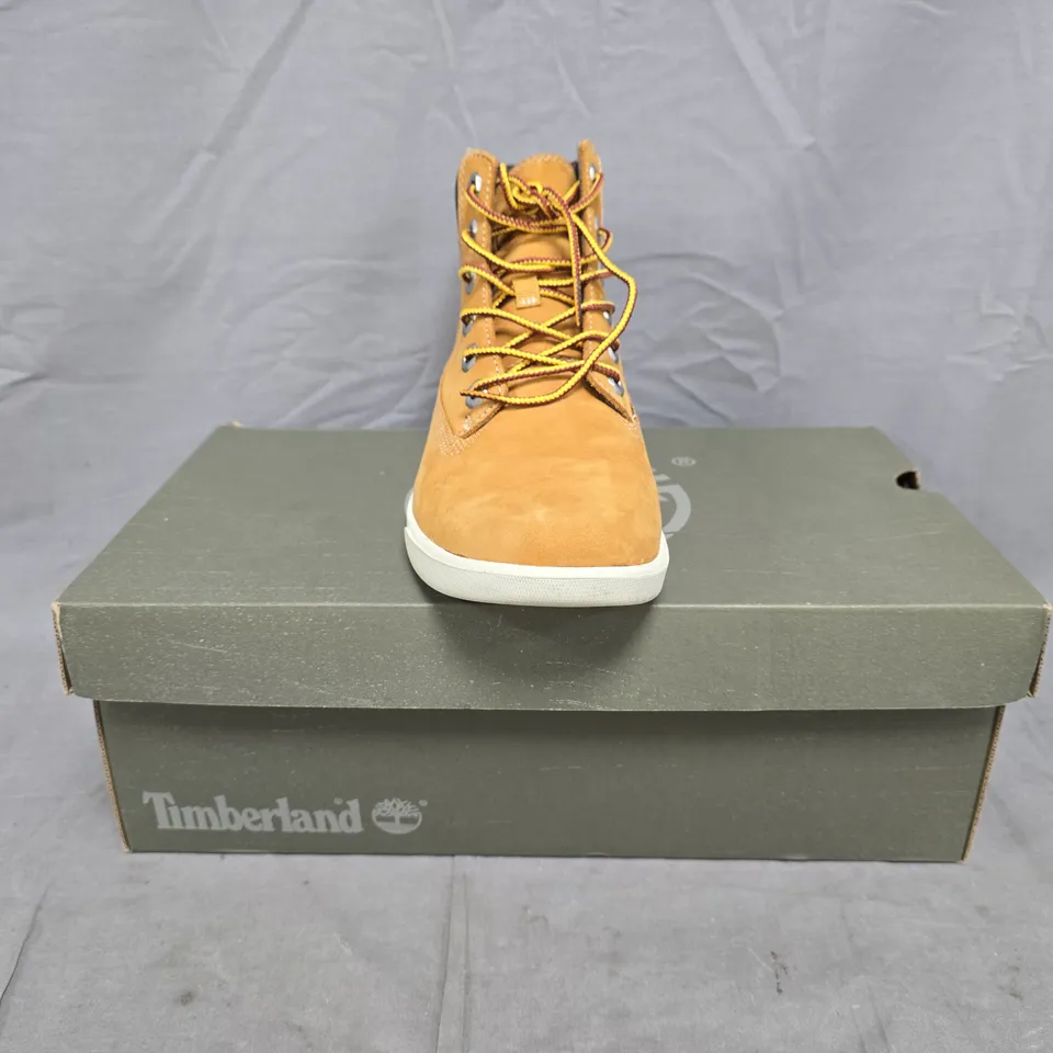 BOXED PAIR OF TIMBERLAND JUNIOR'S SHOES IN WHEAT SIZE UK 5