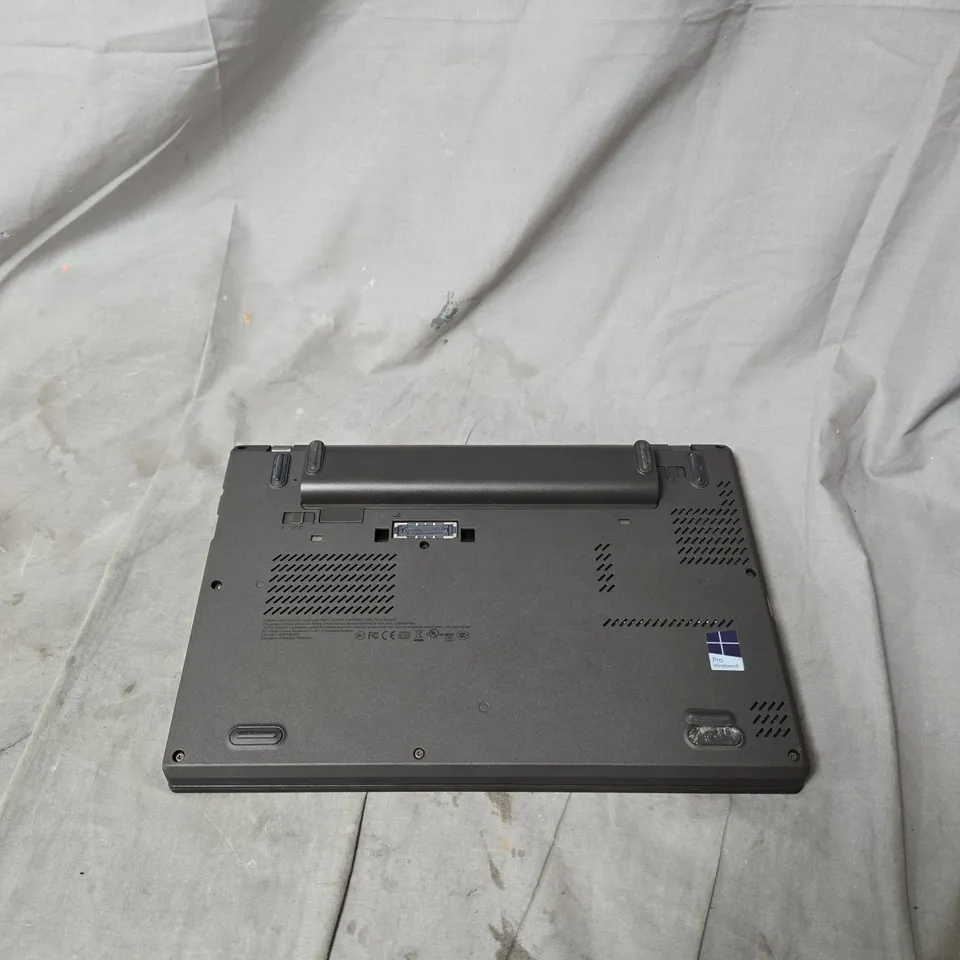 LENOVO THINKPAD X240 LAPTOP – I5-4200U, 4GB RAM, 500GB HDD, 12.5" DISPLAY