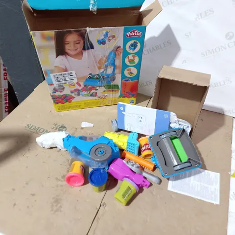 BOXED PALY-DOH PLAYDOH ZOOM ZOOM VACUUM & CLEANUP SET