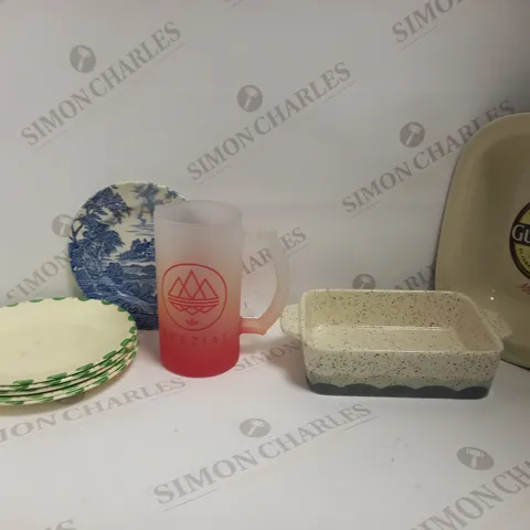 LOT OF 8 ASSORTED POTTERY/GLASS ITEMS - COLLECTION ONLY 