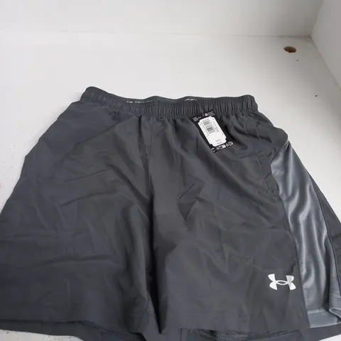 UNDER ARMOUR SHORTS – GREY – SIZE M