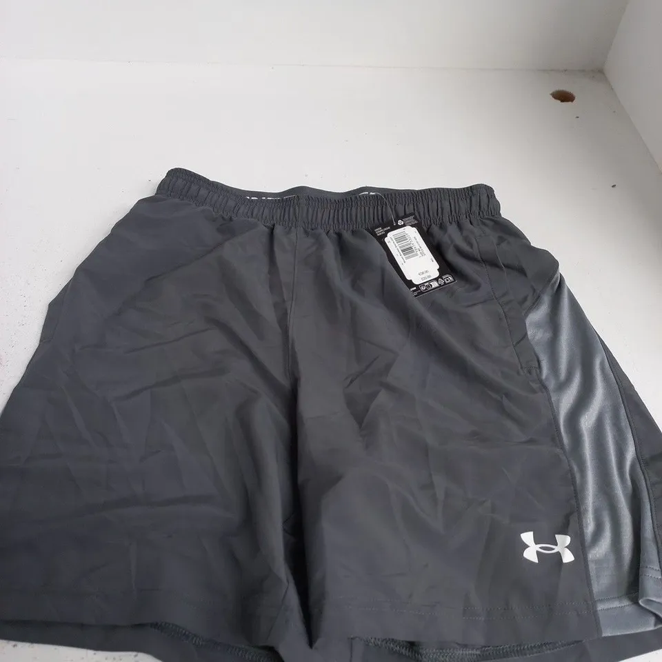 UNDER ARMOUR SHORTS – GREY – SIZE M
