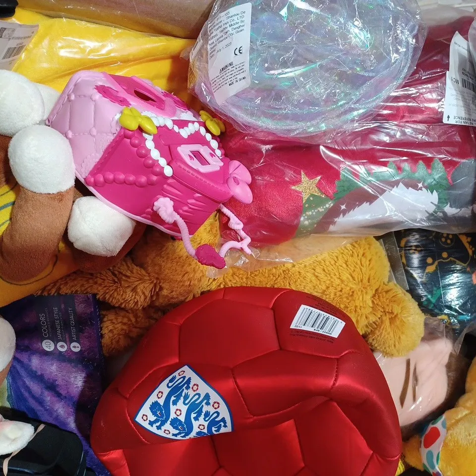BOX OF APPROXIMATELY 20 ASSORTED TOYS AND GAMES TO INCLUDE BUSY ZOO CLOTH BOOK, GRAB & GO BATTLESHIP, HOTWHEELS MARIO KART TOADETTE, ETC