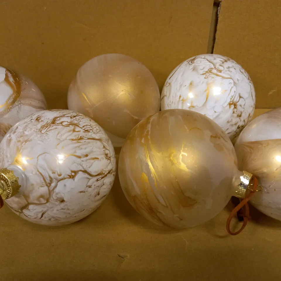 MARBLE GLASS TREE DECORATIONS  RRP £29.98