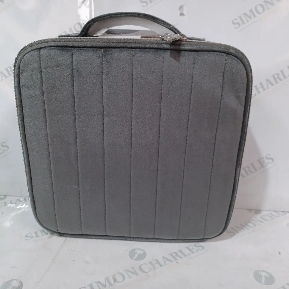 TILI VELVET QUILTED MAKE-UP ORGANISER LARGE VANITY CASE - GREY