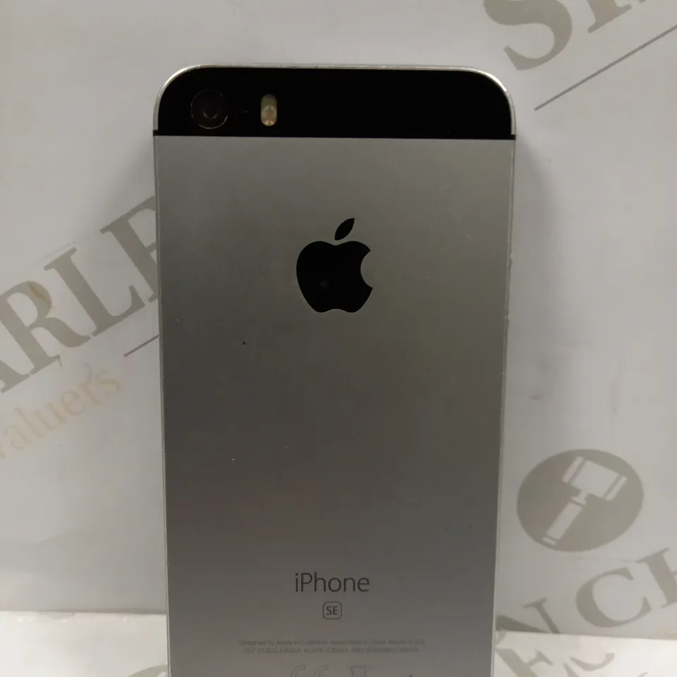 APPLE IPHONE SE (1ST GENERATION) - SILVER 