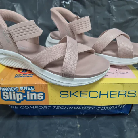 BOXED PAIR OF SKECHERS ULTRA FLEX OPEN TOE SANDALS IN BLUSH SIZE 6