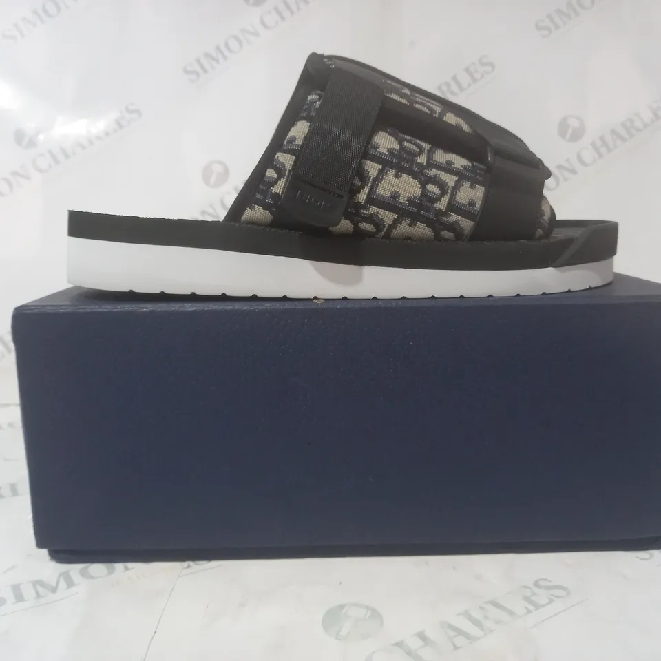BOXED PAIR OF DIOR SLIDERS IN BLACK EU SIZE 44