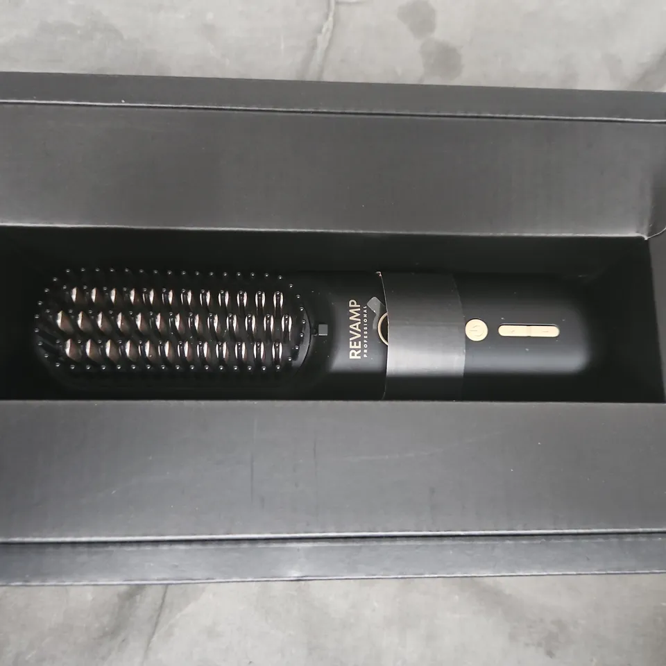 BOXED REVAMP STRAIGHT & GO IONIC CORDLESS HOT BRUSH