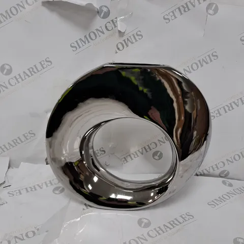 ISABELLA CIRCLE CERAMIC VASE IN SILVER