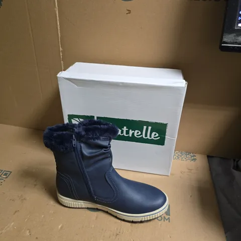 NATRELLE NAVY BLUE FAUX-FUR LINED ANKLE BOOT - UK SIZE 7