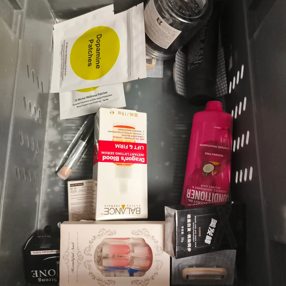 APPROXIMATEY 20 ASSORTED HEALTH AND BEAUTY PRODUCTS TO INCLUDE - BEAUTY OF JOSEON REVIVE EYE SERUM - GIVE ME HEAT DEFENCE SPRAY - YARDLEY PERFUMED BEAUTY TALC - ETC