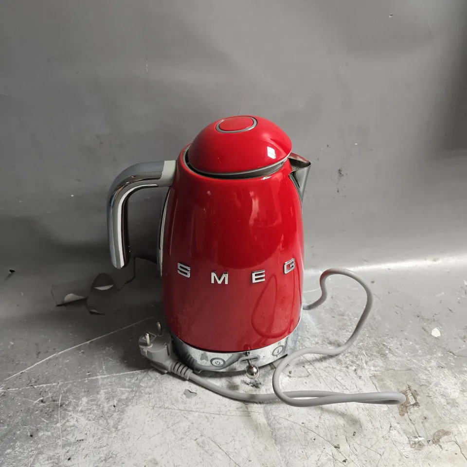 SMEG RED ELECTRIC KETTLE