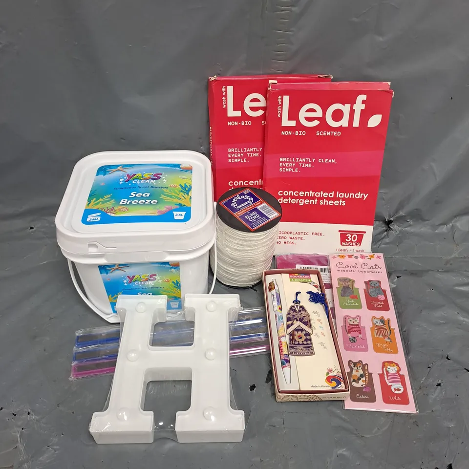 APPROXIMATELY 15 HOUSEHOLD ITEMS TO INCLUDE LEAF LAUNDRY DETERGENT SHEETS, YASS SEA BREEZE SCENT BOOSTERS, COOL CATS MAGNETIC BOOKMARKS, ETC