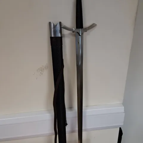 30" DECORATIVE SWORD IN SHEATH