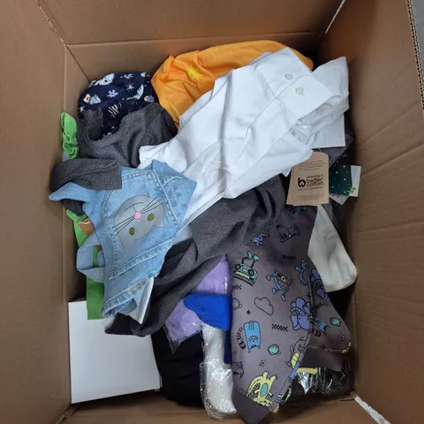 BOX OF ASSORTED CHILDRENS CLOTHING VARYING IN SIZE/COLOUR/STYLE TO INCLUDE:  TOPS, VESTS, JUMPERS