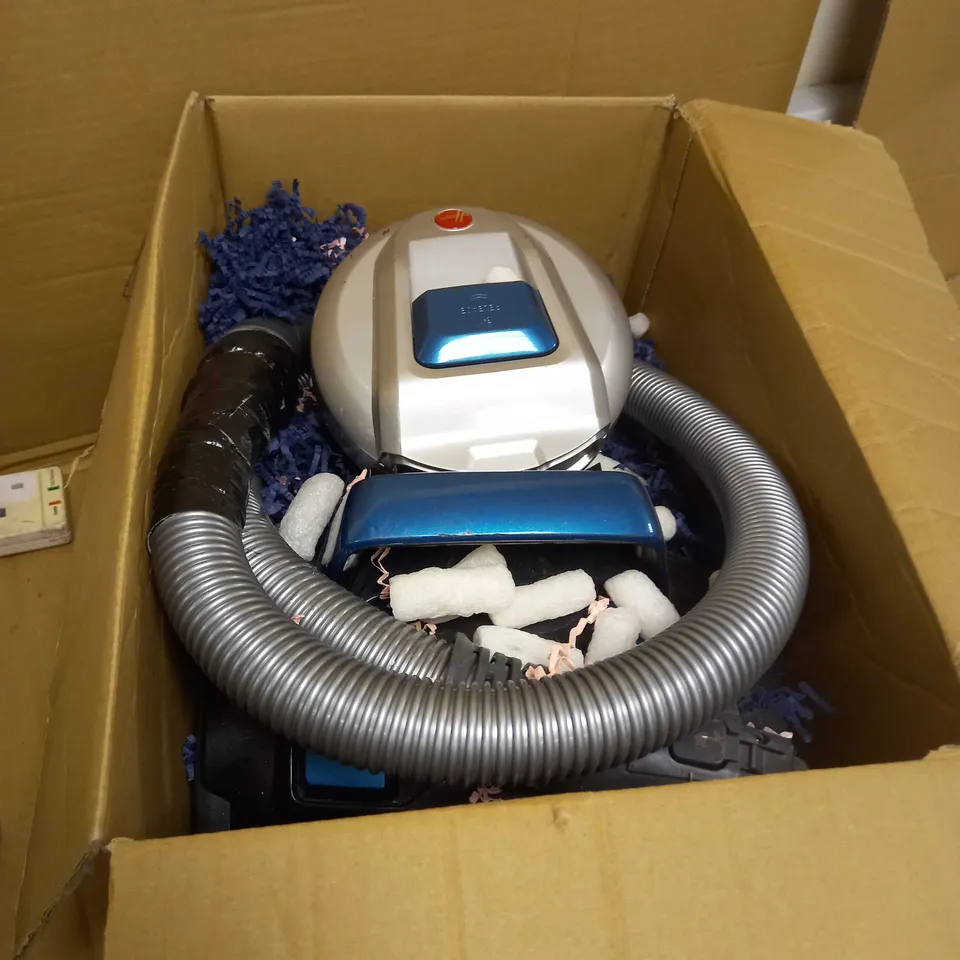 HOOVER BR71 BR02 BREEZE PETS BAGLESS CYLINDER VACUUM CLEANER