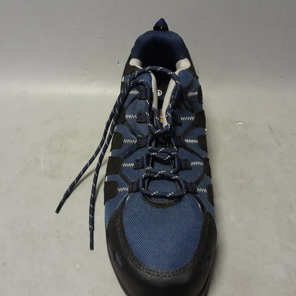 PAIR OF DICKIES STEEL TOE CAP TRAINERS IN NAVY - SIZE 11