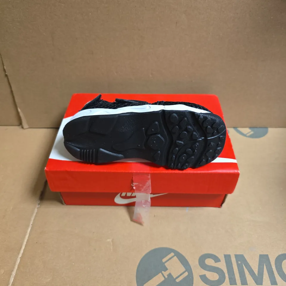 NIKE LITTLE RIFT TD BOYS' TRAINERS – BLACK/WHITE, UK 7.5