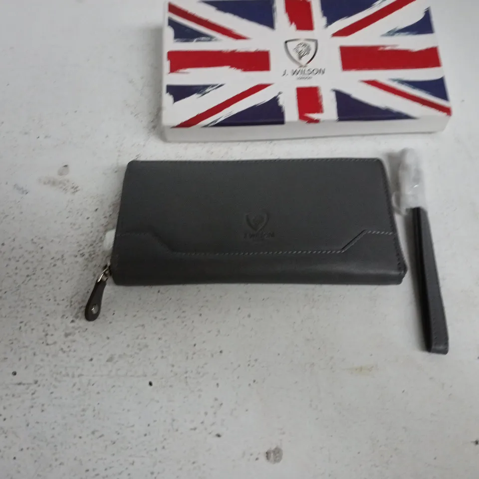 J. WILSON LONDON LEATHER WALLET WITH WRIST STRAP – UNION JACK BOX