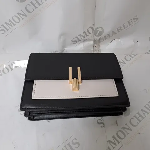 BLACK FAUX LEATHER BAG 