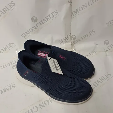 SKETCHER SLIP ON GO WALK NAVY TRAINERS SIZE 6