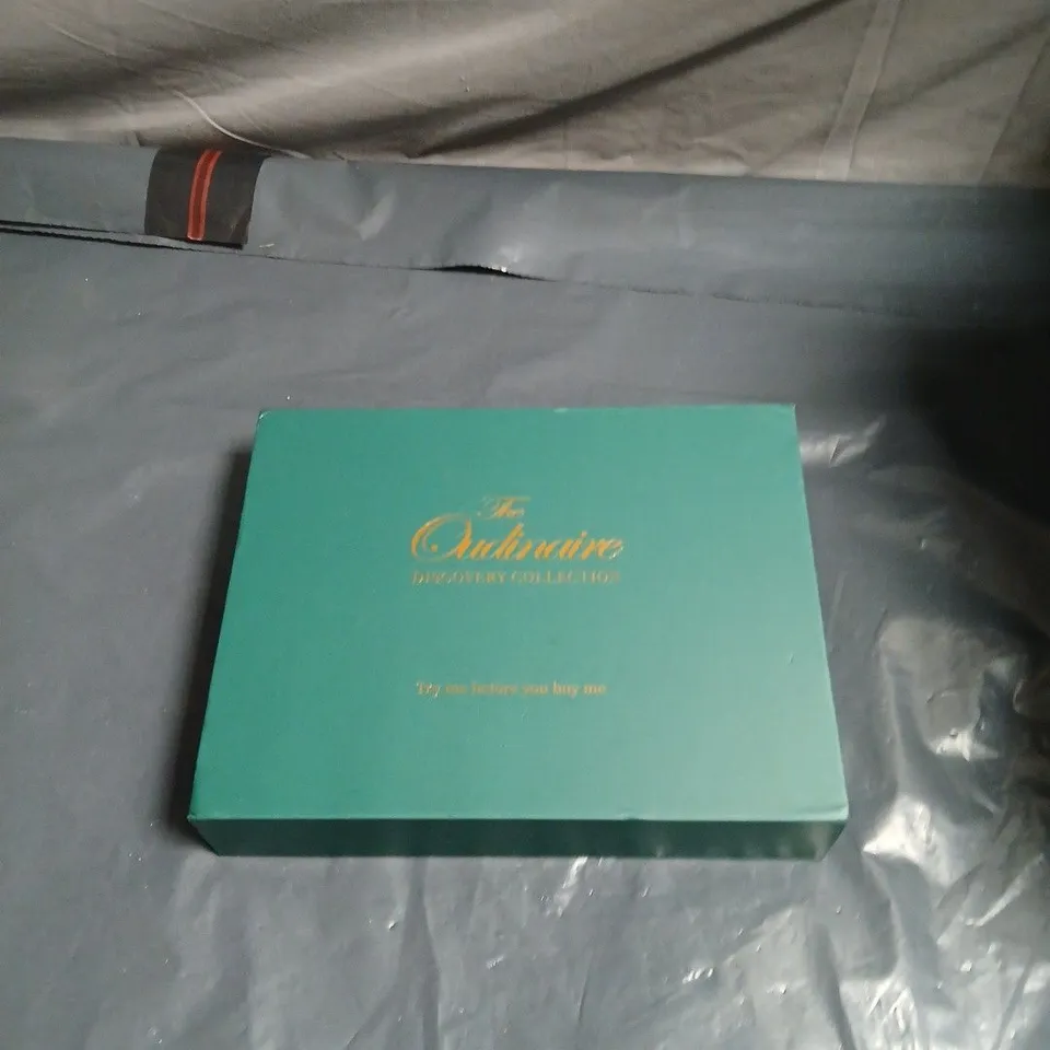 THE OUDINAIRE COLLECTION – FRAGRANCE SET, 8 X MINI ROLL-ON PERFUME OILS IN GREEN BOX