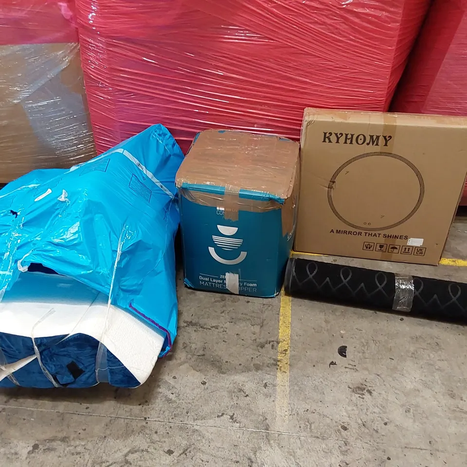 PALLET OF ASSORTED ITEMS INCLUDING: MIRROR, MEMORY FOAM MATTRESS TOPPER, MEMORY FOAM PILLOWS, FLOOR MAT