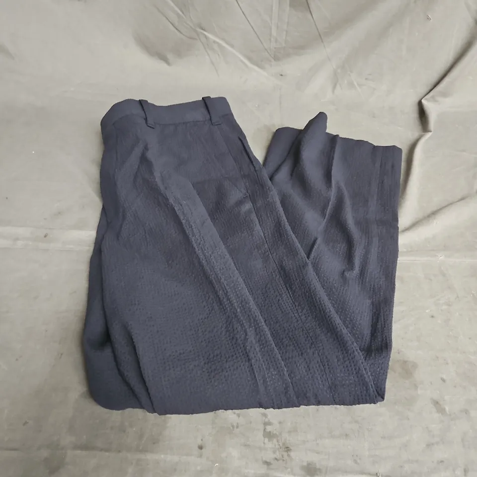 ABERCROMBIE & FITCH SLIM FIT TEXTURED TROUSERS IN NAVY SIZE 32W 30L