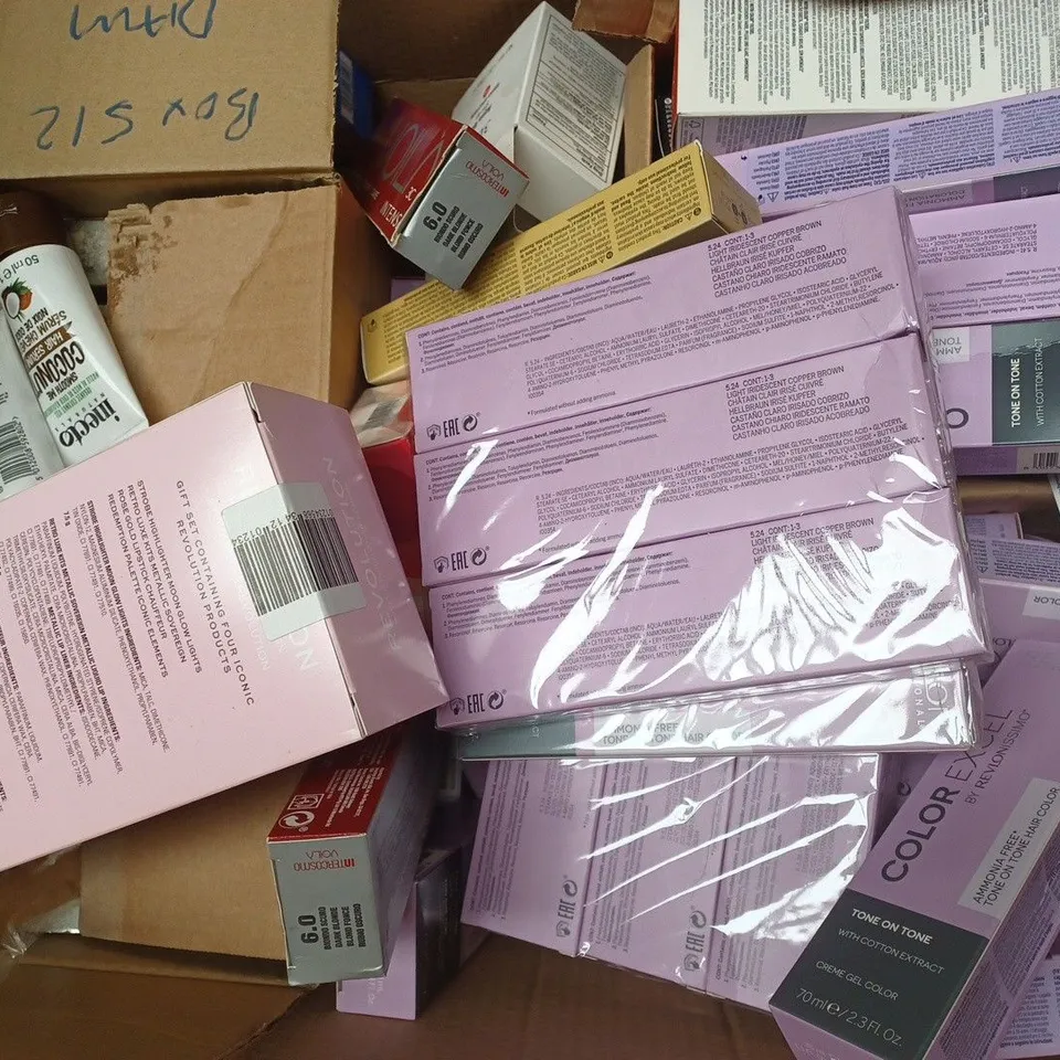 BOX OF APPROXIMATELY 20 ASSORTED HEALTH & BEAUTY ITEMS TO INCLUDE - SUPREMACY AFNAN , ADIDAS GOAL , REVLON COLOR EXCEL TONE ON TONE ETC