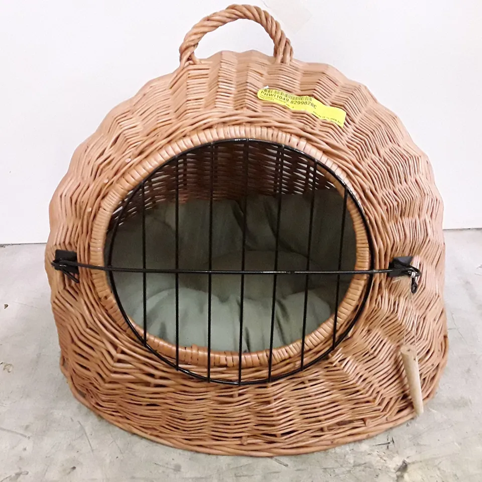 CHAMBLESS PET CARRIER