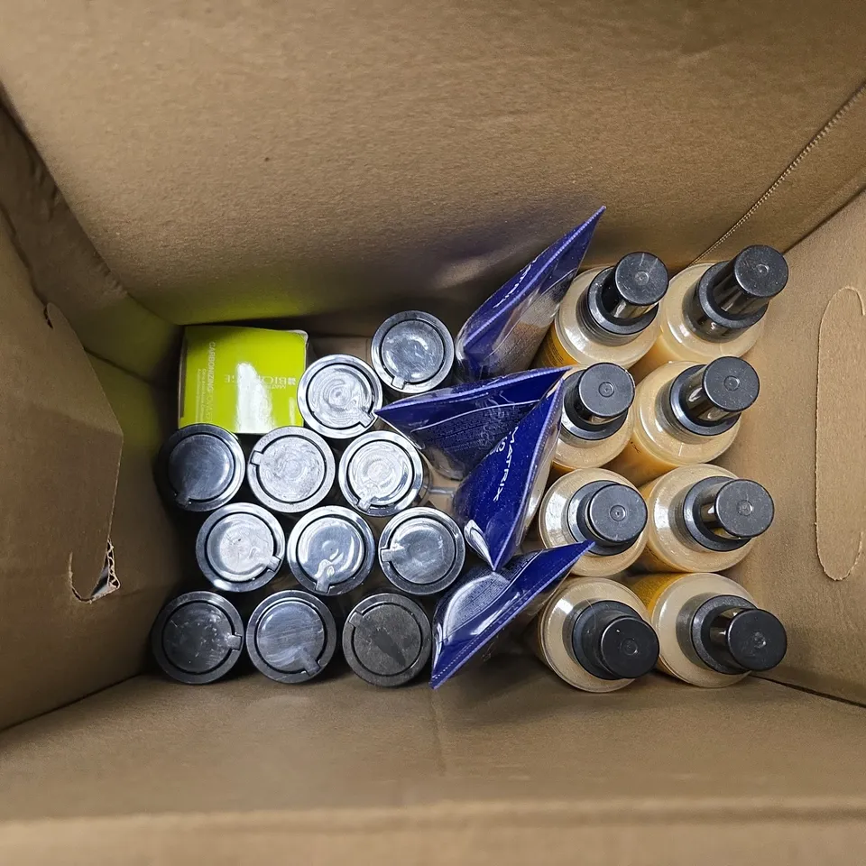 APPROXIMATELY 24 ASSORTED MATRIX PRODUCTS TO INCLUDE VOLUME BOOSTER, HELLO BLONDIE ILLUMINATOR, BRASS OFF BLONDE THREESOME, ETC - COLLECTION ONLY