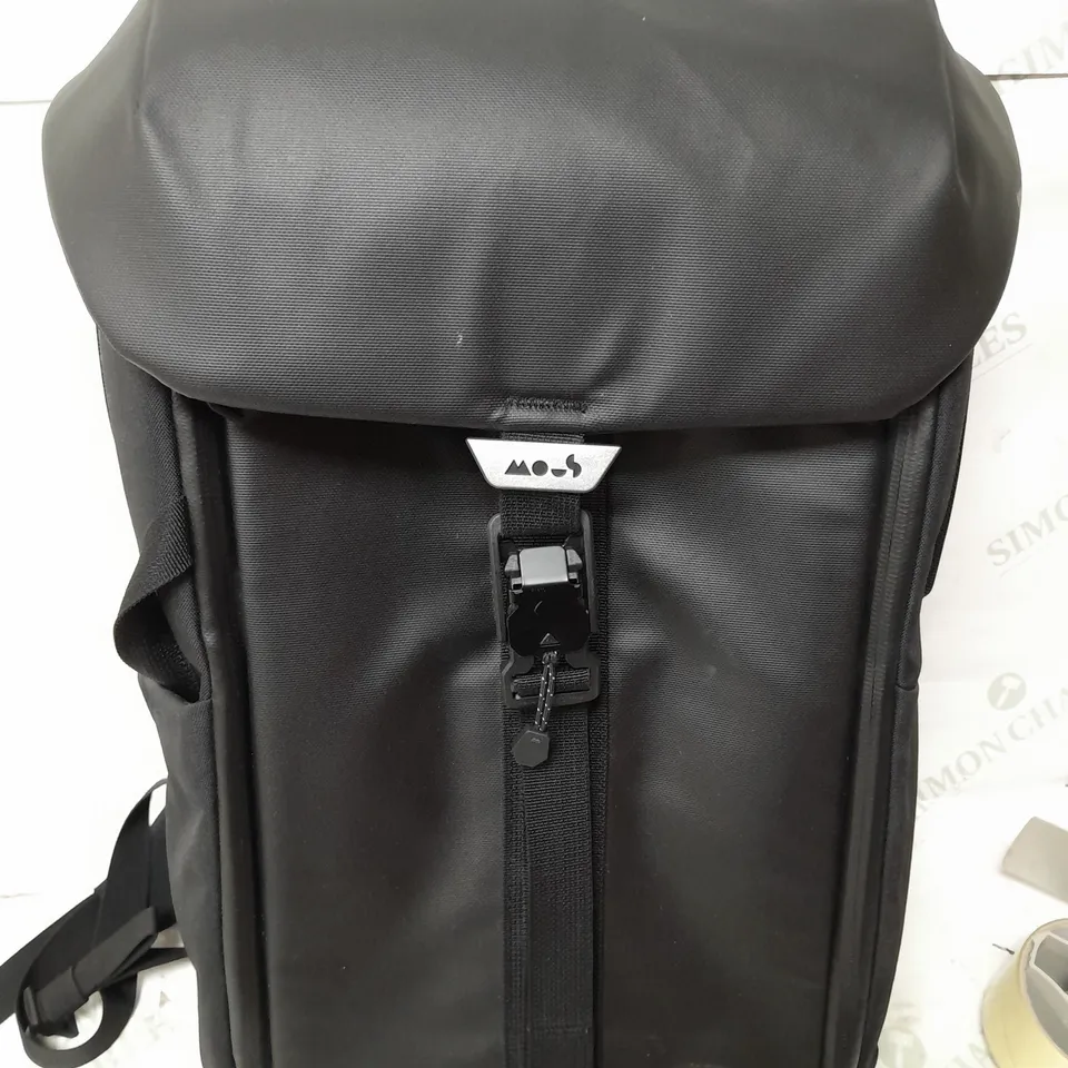 MOSS LARGE BLACK LEATHER RUCKSACK 