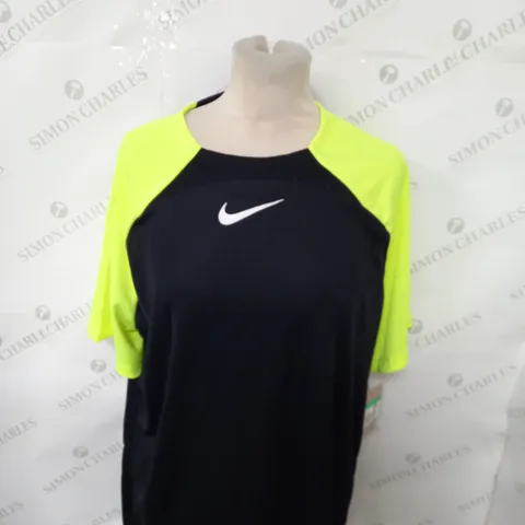 NIKE DRI-FIT T-SHIRT SIZE XL