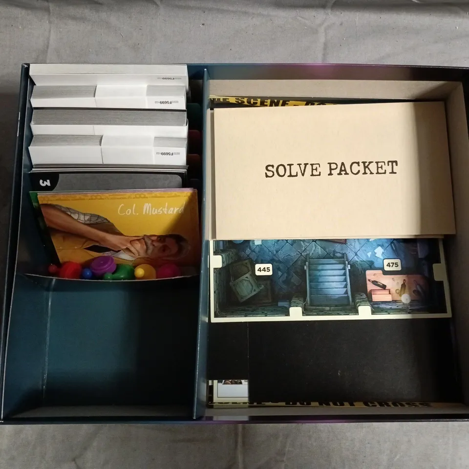 HASBRO CLUEDO - TRACHERY AT TUDOR MANSION GAME