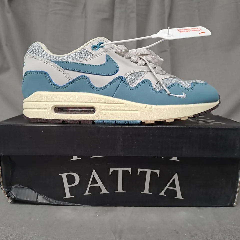 BOXED PAIR OF NIKE AIR MAX 1 SHOES IN GREY/BLUE UK SIZE 8