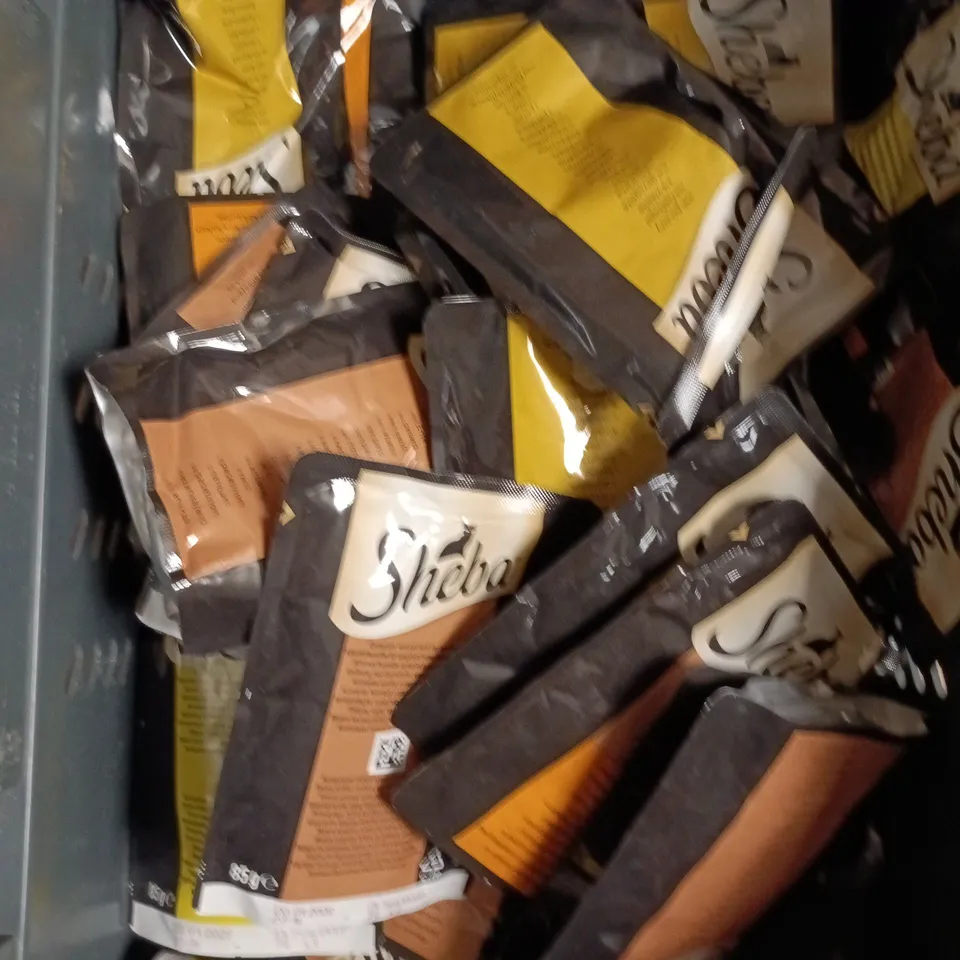 APPROXIMATELY 20 ASSORTED SHEBA CAT FOOD POUCHES 