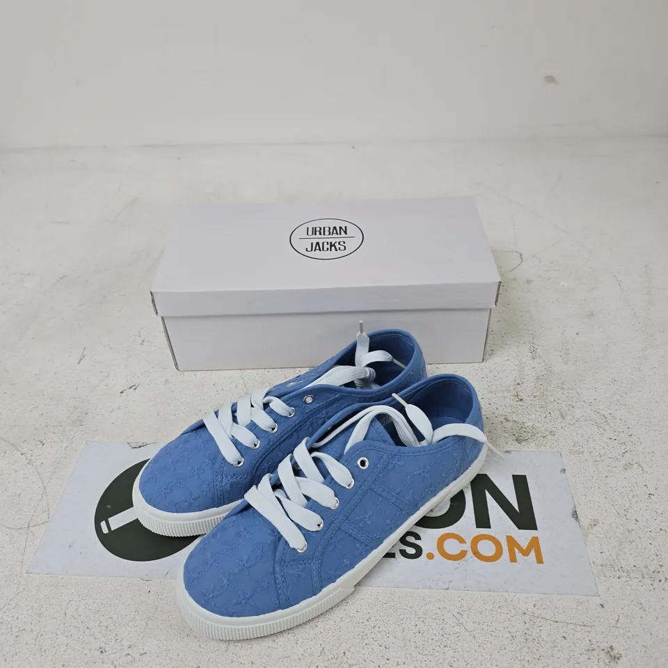 URBAN JACKS ZITA LIGHT BLUE TRAINERS – UK 5