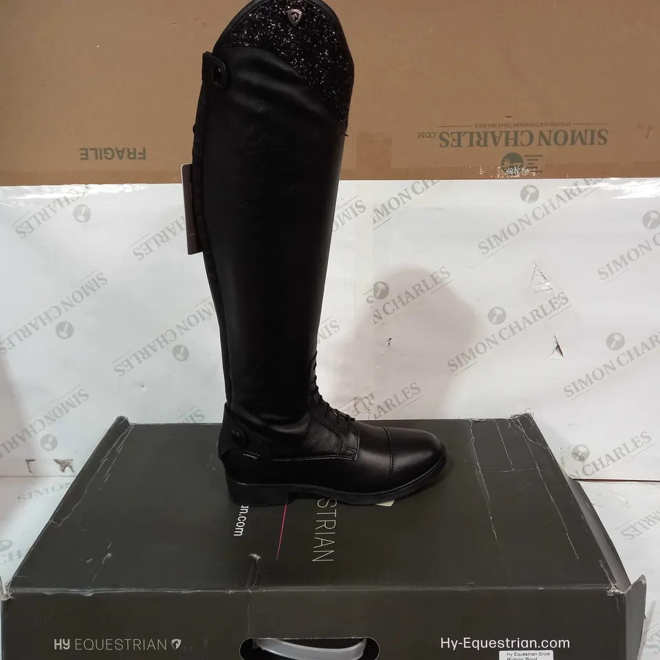 BOXED PAIR OF HY EQUESTRIAN RIDING BOOTS IN BLACK SIZE ADULT 38