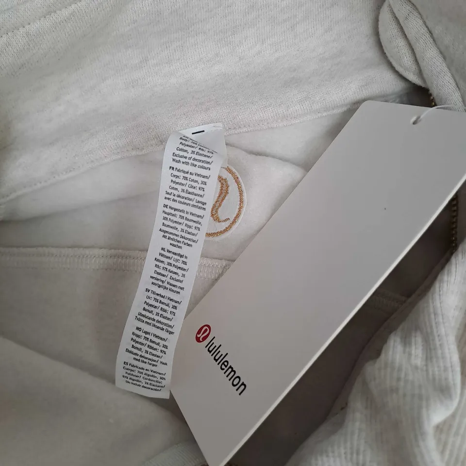 LULULEMON SCUBER OVERSIZED FUNNEL NECK HALF ZIP IN WHITE - M/L