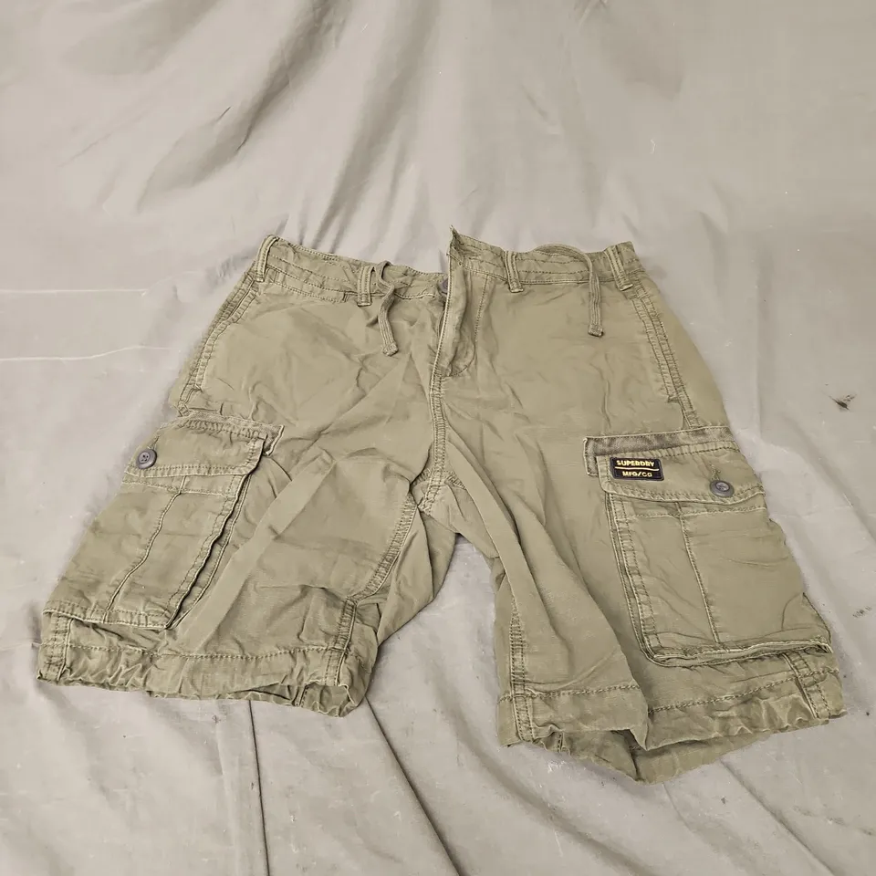SUPERDRY UTILITY WEAR CARGO SHORTS IN GREEN SIZE 30W 