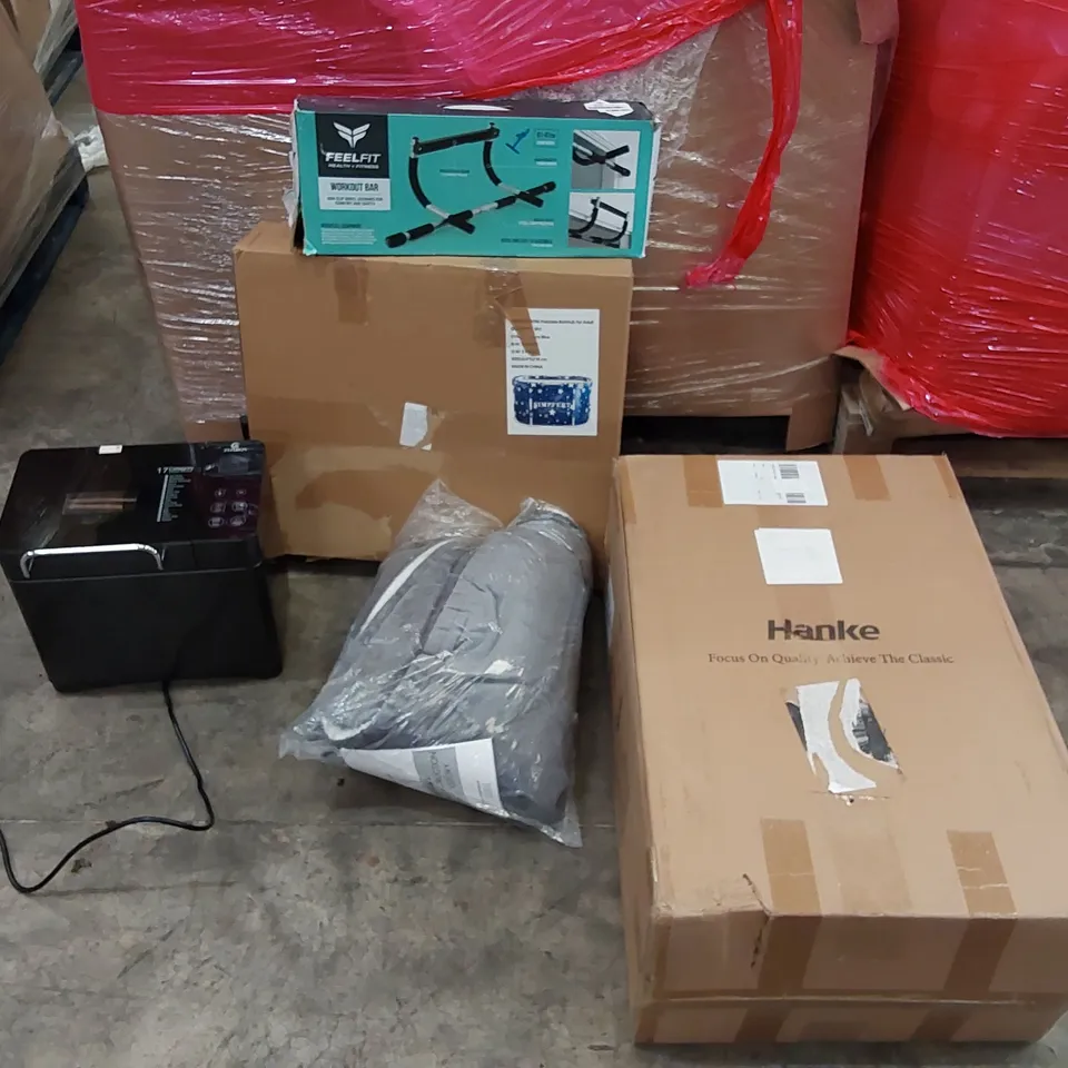 PALLET OF ASSORTED CONSUMER PRODUCTS TO INCLUDE: ELECTRIC BLANKET, PORTABLE BATH TUB, HANKE SUITCASE, WORKOUT BAR ECT