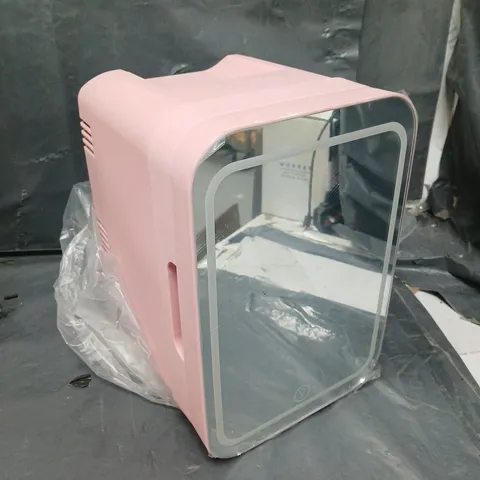 PORTABLE MINI FRIDGE IN PINK 